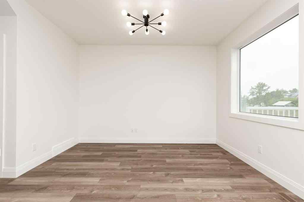 MLS® A2242644 - 310 S 50 W   in NONE Raymond, Residential