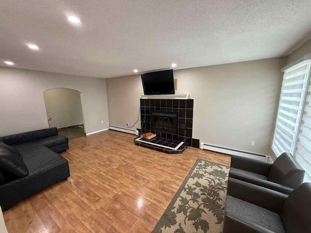 MLS® A2242652 - 118 Seabolt Crescent  in Hillcrest Hinton, Residential