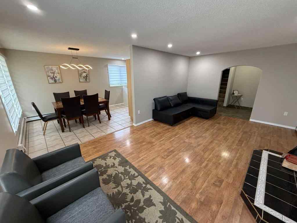 MLS® A2242652 - 118 Seabolt Crescent  in Hillcrest Hinton, Residential