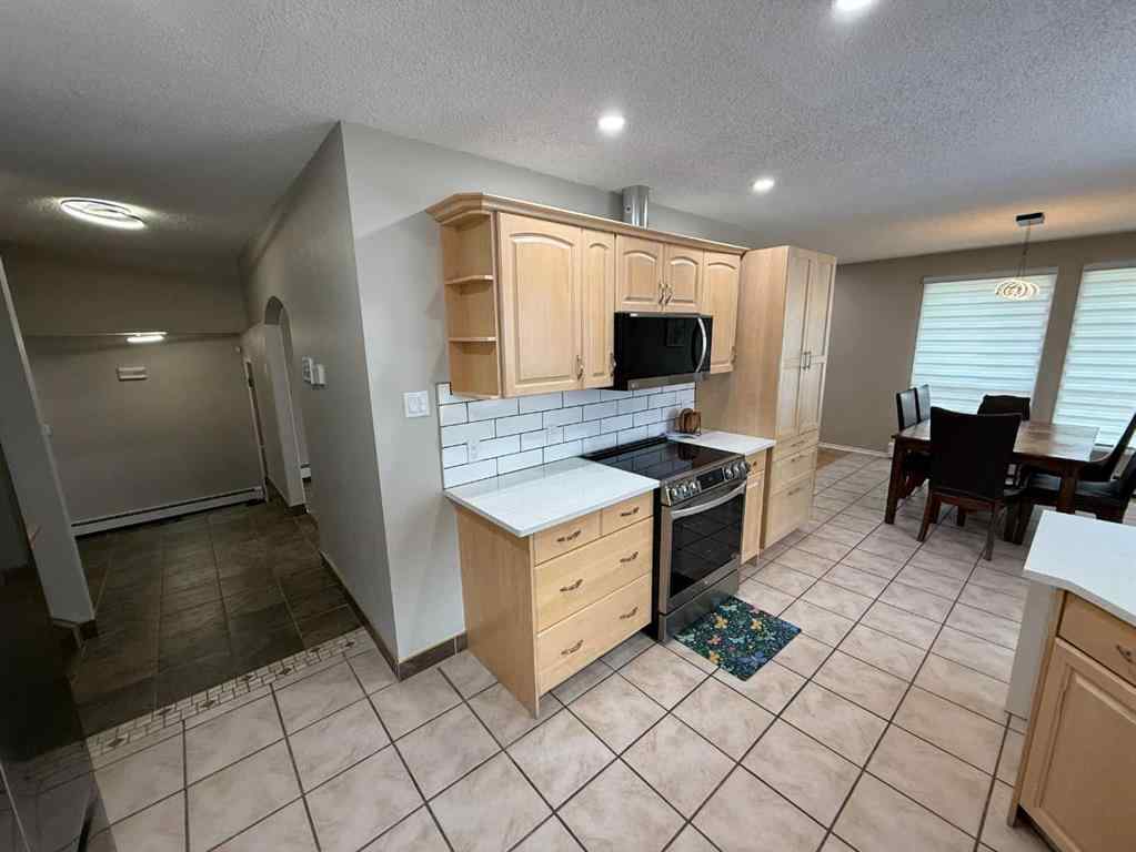 MLS® A2242652 - 118 Seabolt Crescent  in Hillcrest Hinton, Residential