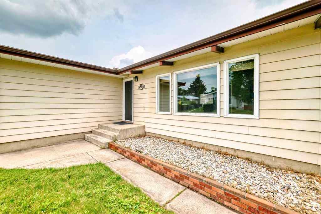 MLS® A2242658 - 211 Allan Crescent SE in Acadia Calgary, Residential