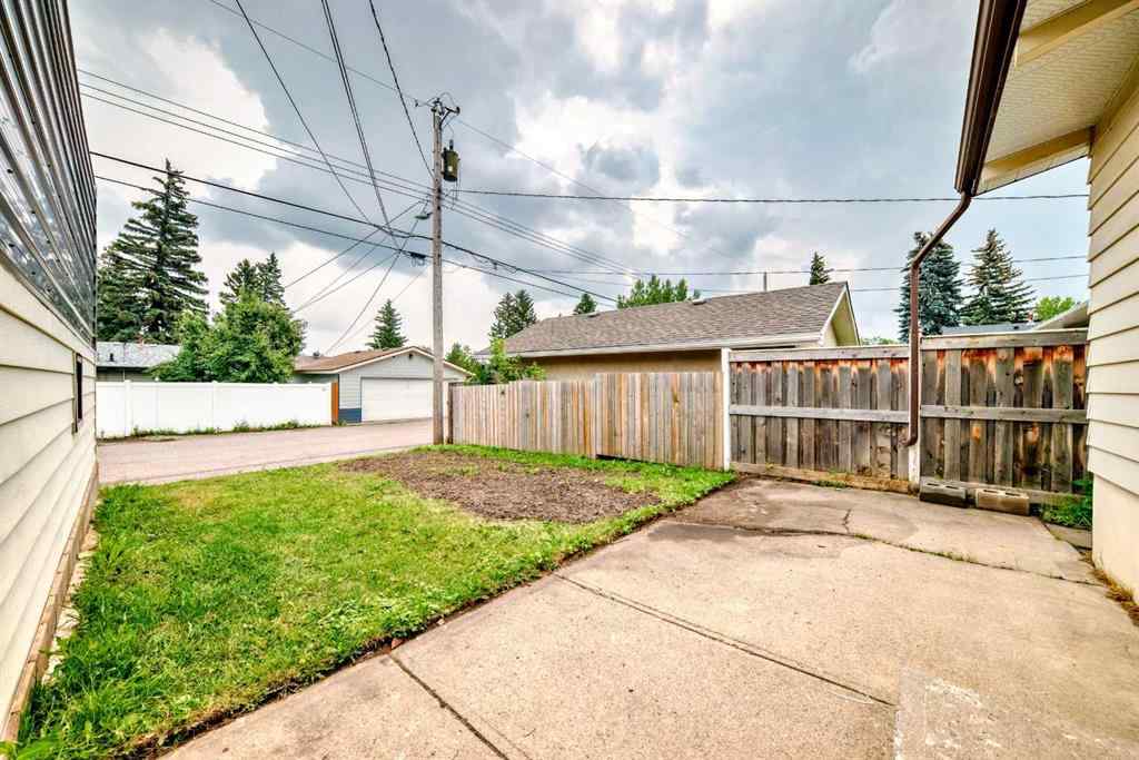 MLS® A2242658 - 211 Allan Crescent SE in Acadia Calgary, Residential