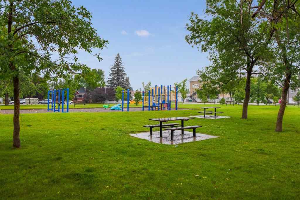MLS® A2242693 - Unit #207 811 5 Street NE in Renfrew Calgary, Residential