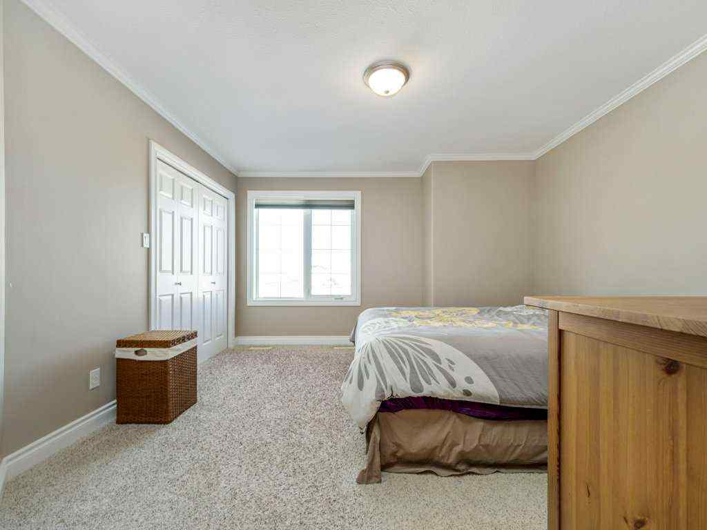 MLS® A2242698 - 24 Fairmont Point S in Fairmont Lethbridge, Residential