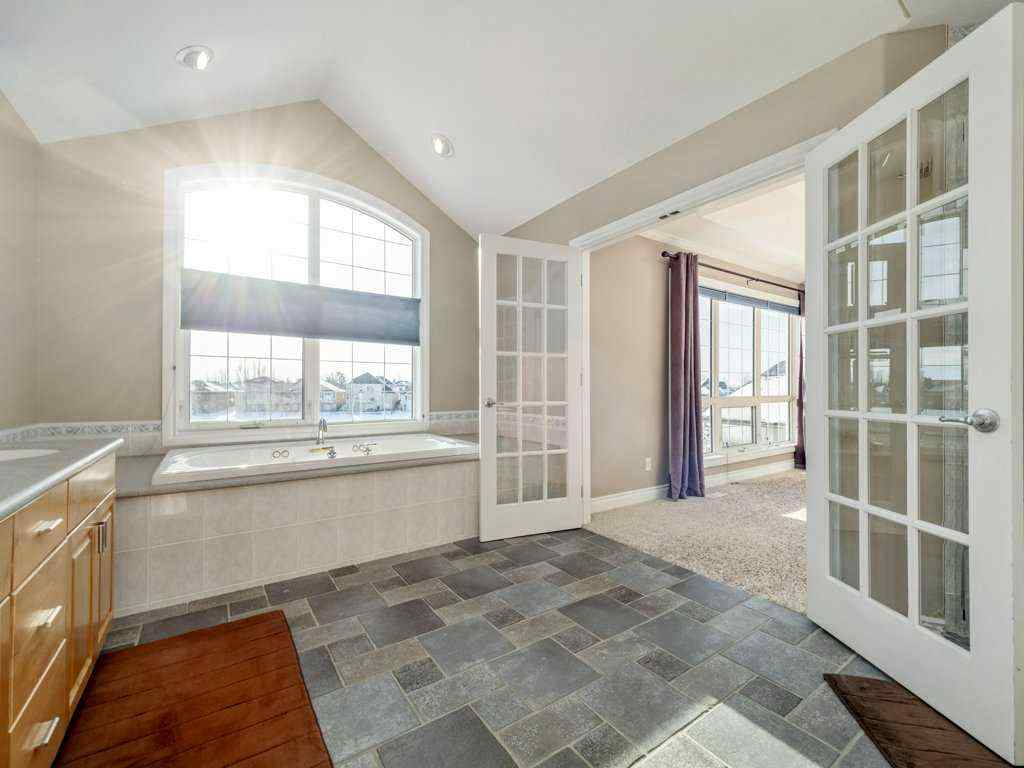 MLS® A2242698 - 24 Fairmont Point S in Fairmont Lethbridge, Residential