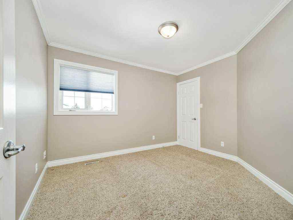 MLS® A2242698 - 24 Fairmont Point S in Fairmont Lethbridge, Residential