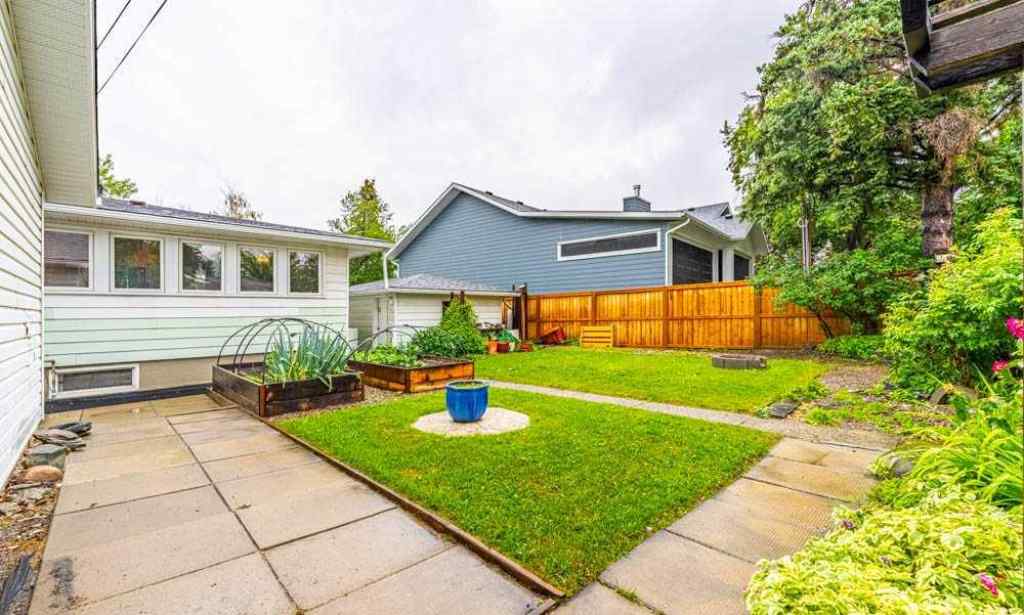MLS® A2242702 - 2211 Halifax Crescent NW in Banff Trail Calgary, Residential