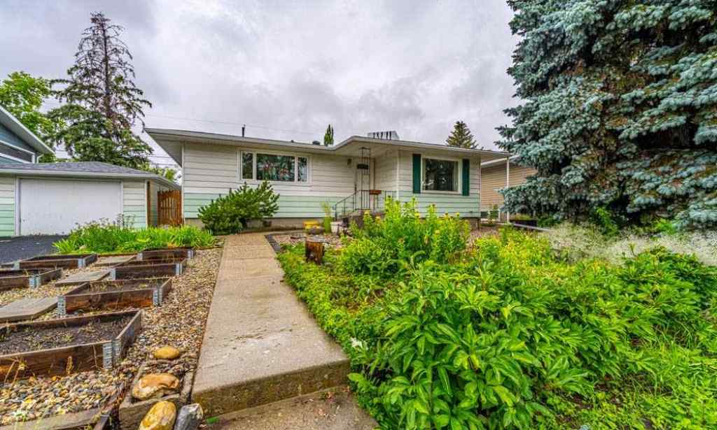 MLS® A2242702 - 2211 Halifax Crescent NW in Banff Trail Calgary, Residential