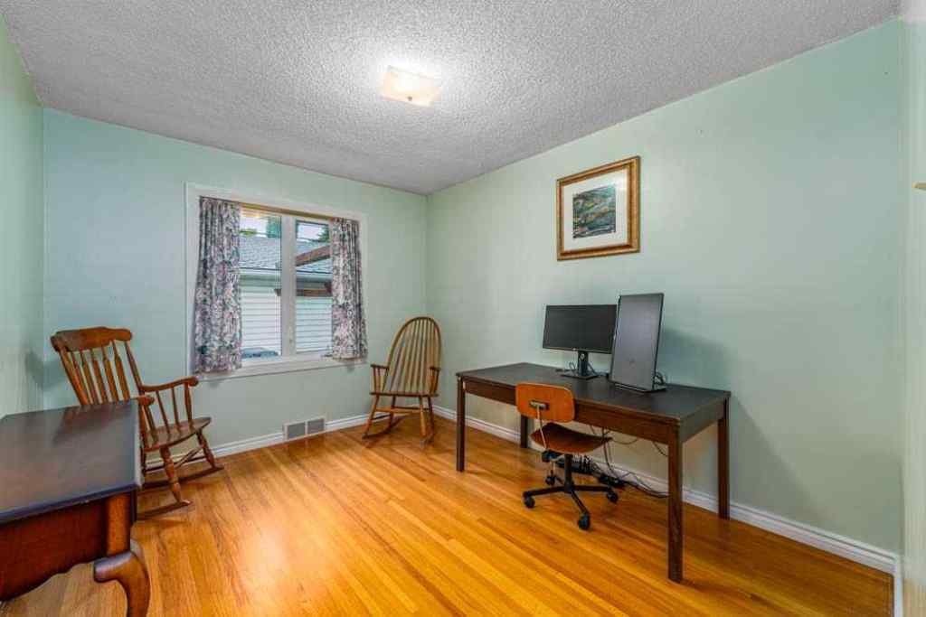 MLS® A2242702 - 2211 Halifax Crescent NW in Banff Trail Calgary, Residential