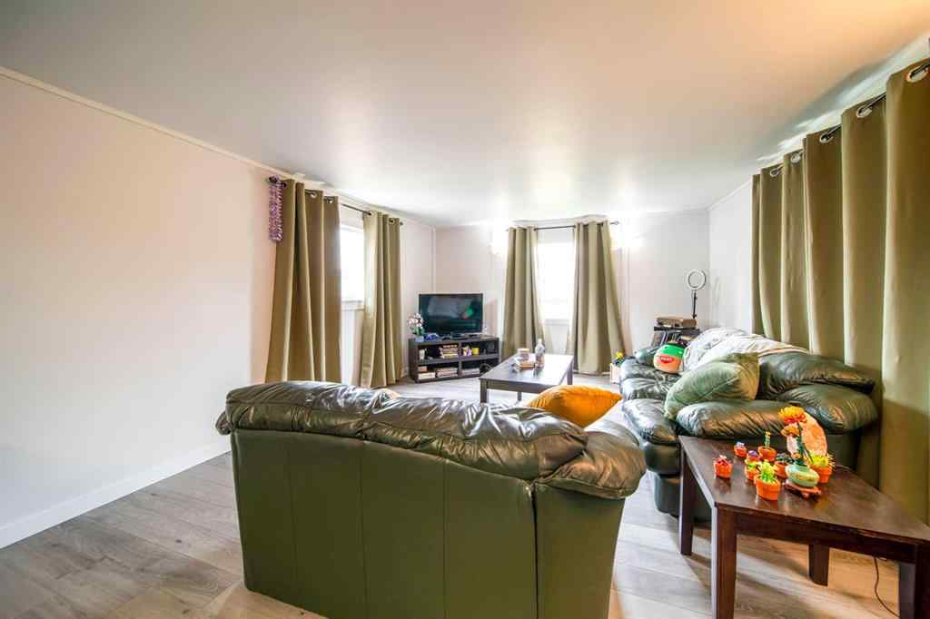 MLS® A2242720 - 517 2 Ave Crescent  in Wainwright Wainwright, Residential