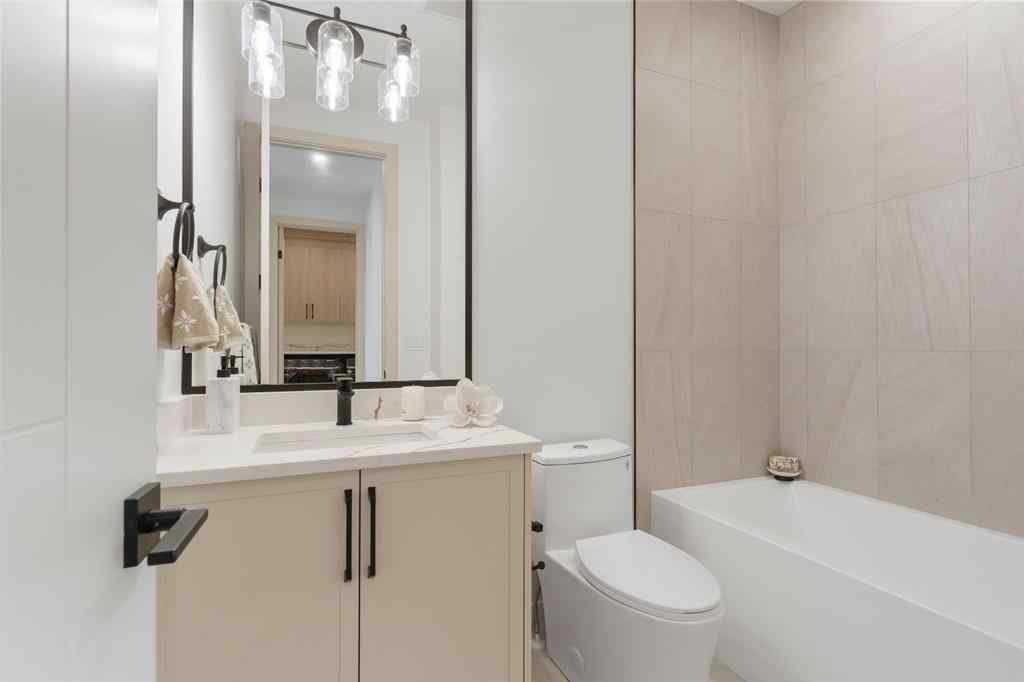 MLS® A2242722 - 3110 40 Street SW in Glenbrook Calgary, Residential