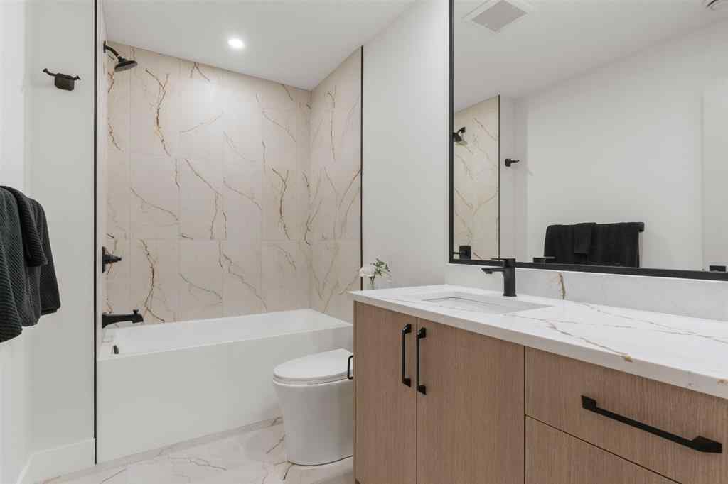 MLS® A2242722 - 3110 40 Street SW in Glenbrook Calgary, Residential