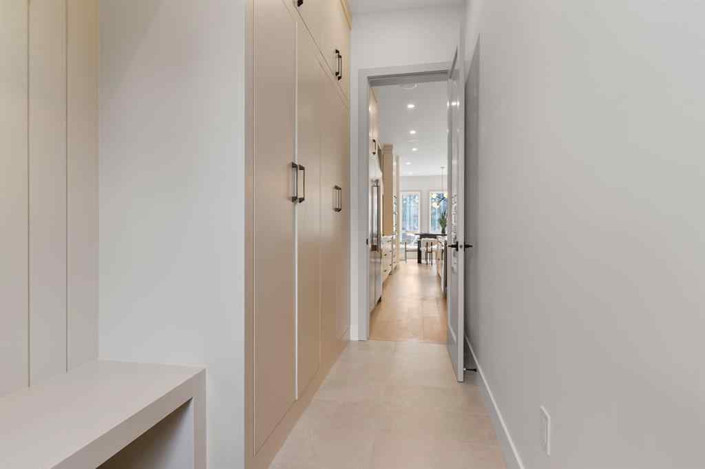 MLS® A2242722 - 3110 40 Street SW in Glenbrook Calgary, Residential