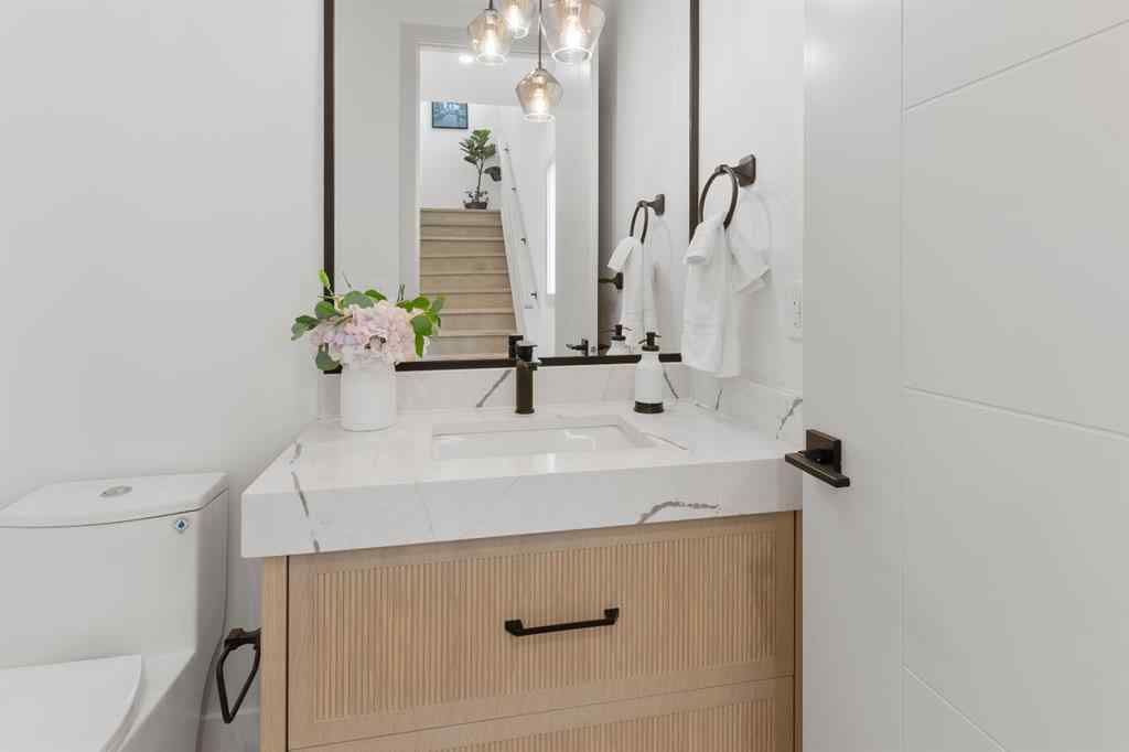 MLS® A2242722 - 3110 40 Street SW in Glenbrook Calgary, Residential