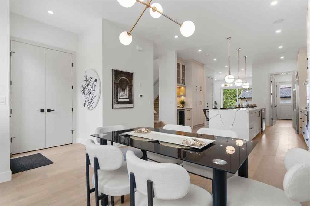 MLS® A2242722 - 3110 40 Street SW in Glenbrook Calgary, Residential