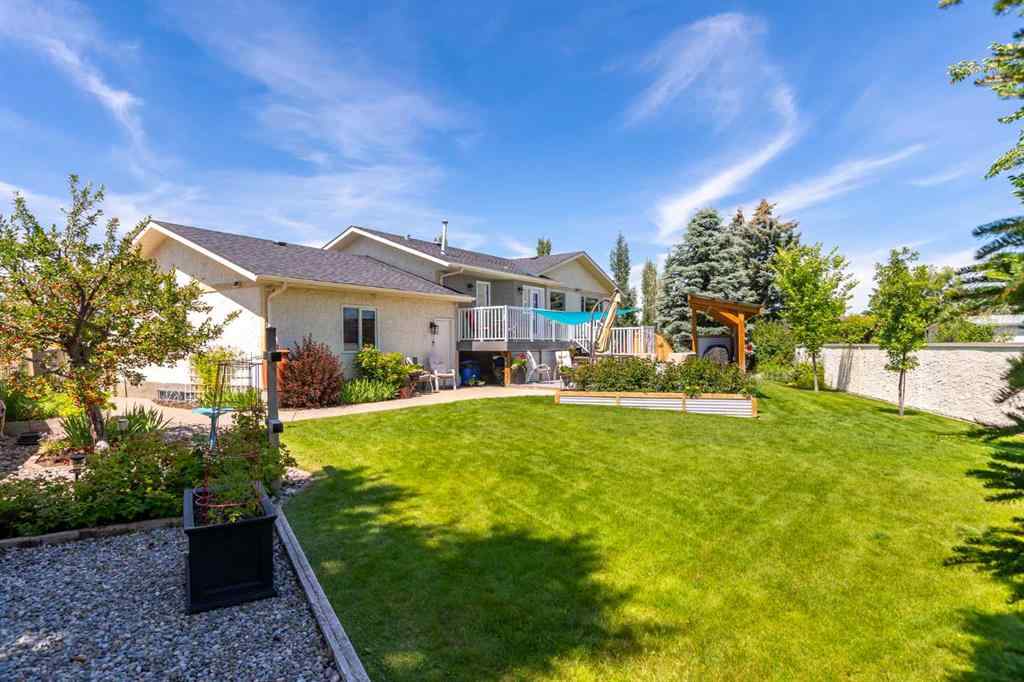 MLS® A2242723 - 906 11 Street SE in Emerson Lake Estates High River, Residential