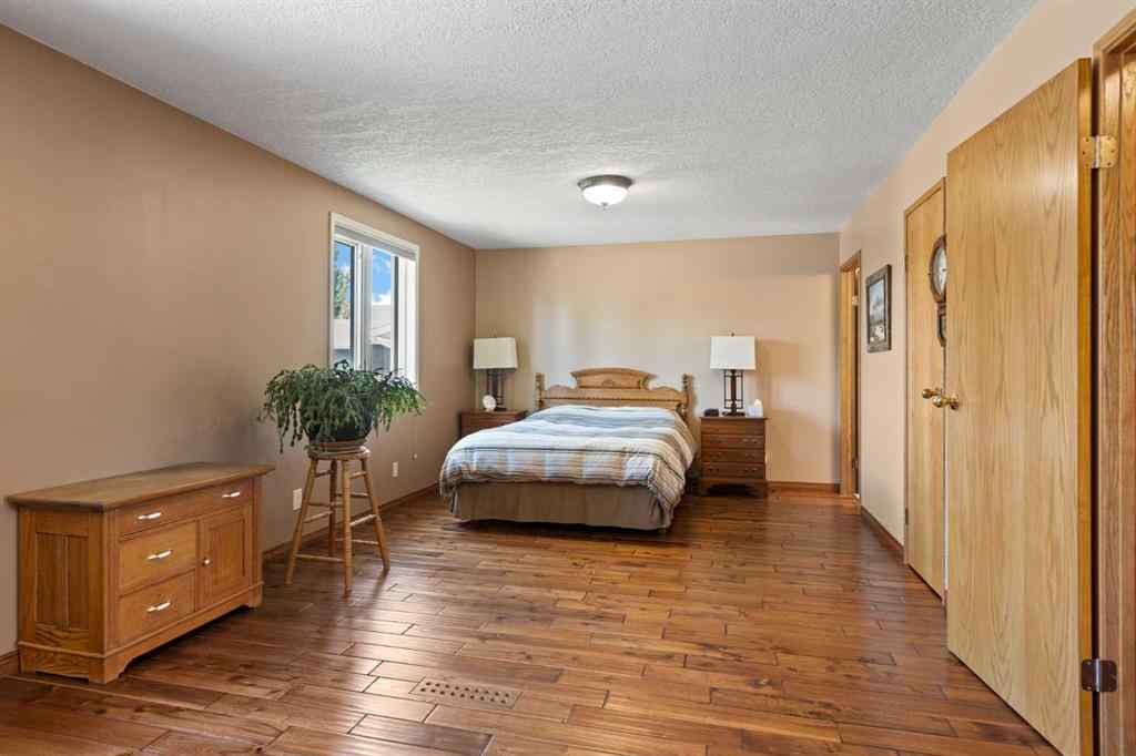 MLS® A2242723 - 906 11 Street SE in Emerson Lake Estates High River, Residential