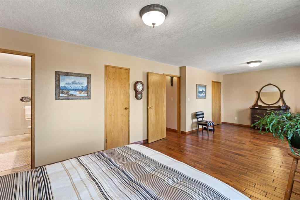 MLS® A2242723 - 906 11 Street SE in Emerson Lake Estates High River, Residential