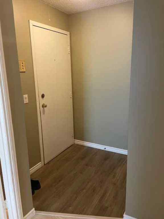 MLS® A2242724 - Unit #102 110 20 Avenue NE in Tuxedo Park Calgary, Residential