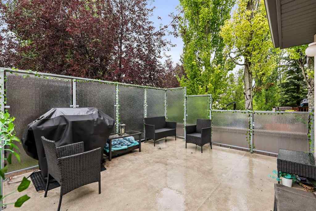 MLS® A2242735 - 7 Spring View SW in Springbank Hill Calgary, Residential