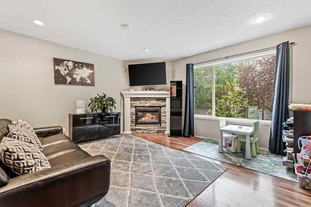 MLS® A2242735 - 7 Spring View SW in Springbank Hill Calgary, Residential