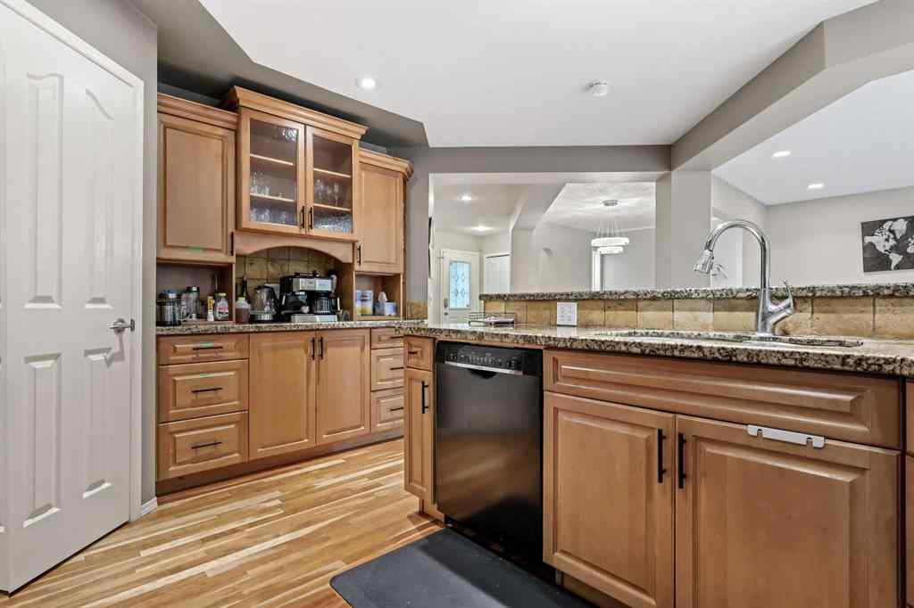 MLS® A2242735 - 7 Spring View SW in Springbank Hill Calgary, Residential