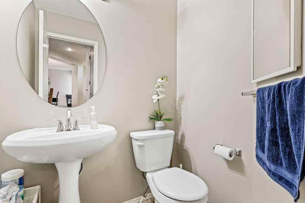 MLS® A2242735 - 7 Spring View SW in Springbank Hill Calgary, Residential