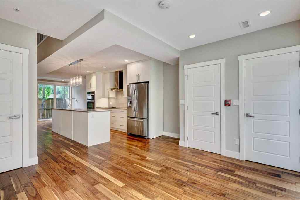MLS® A2242745 - Unit #208 2717 17 Street SW in South Calgary Calgary, Residential