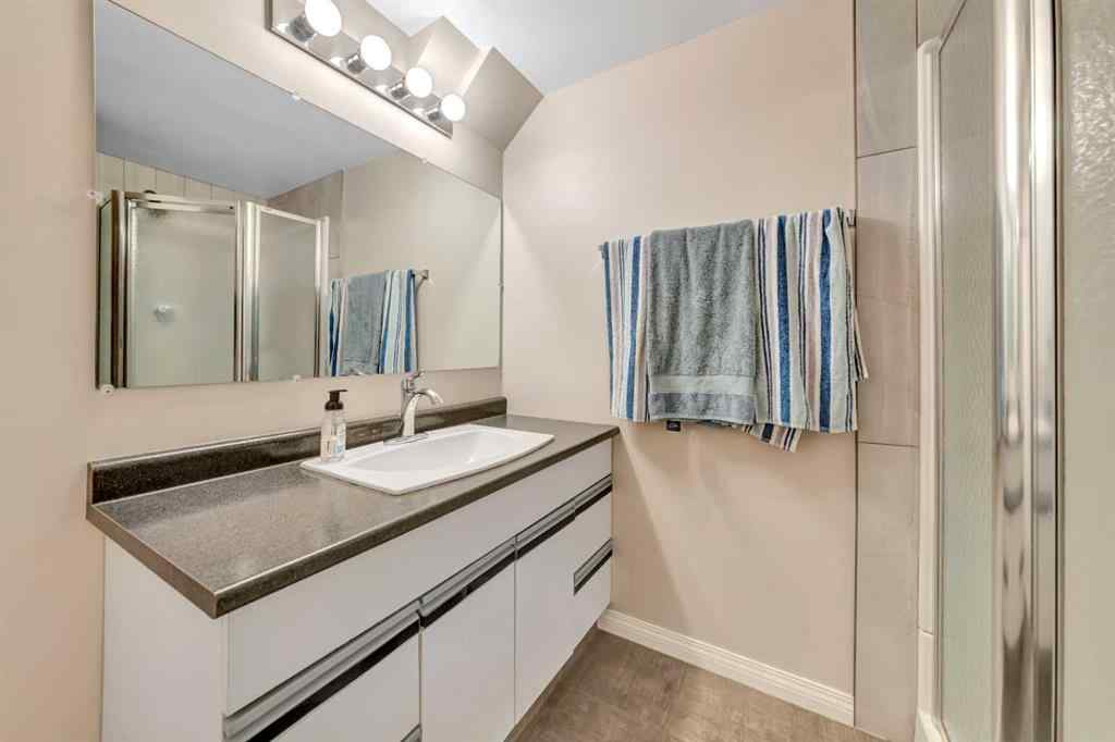 MLS® A2242783 - 5201 26 Street  in Steele Heights Lloydminster, Residential
