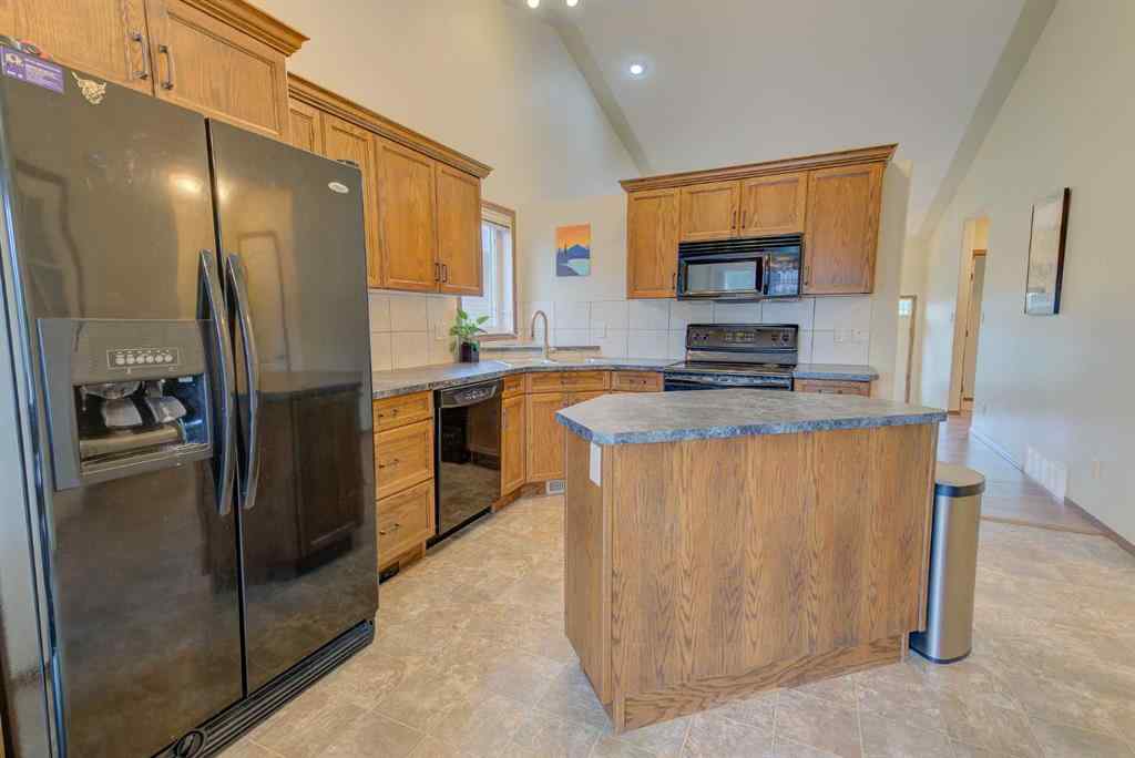 MLS® A2242808 - 39 Reynolds Road  in Ryders Ridge Sylvan Lake, Residential