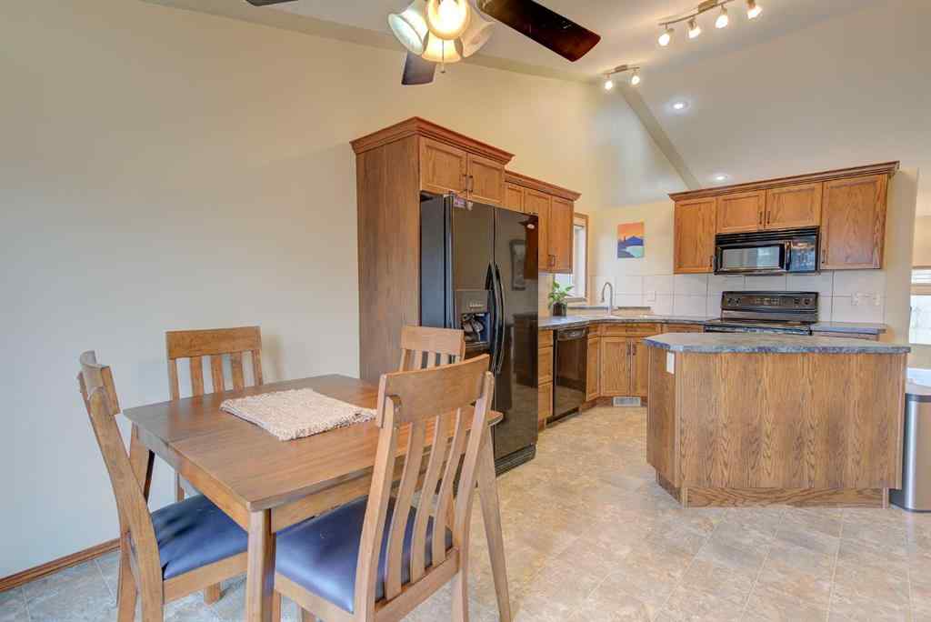 MLS® A2242808 - 39 Reynolds Road  in Ryders Ridge Sylvan Lake, Residential