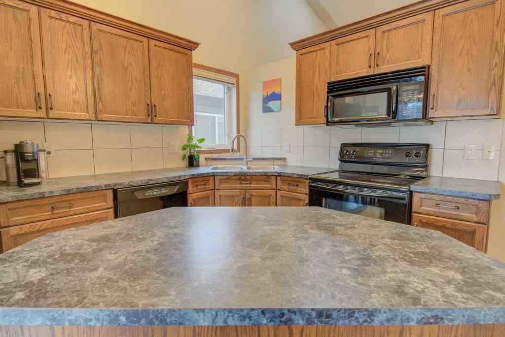 MLS® A2242808 - 39 Reynolds Road  in Ryders Ridge Sylvan Lake, Residential
