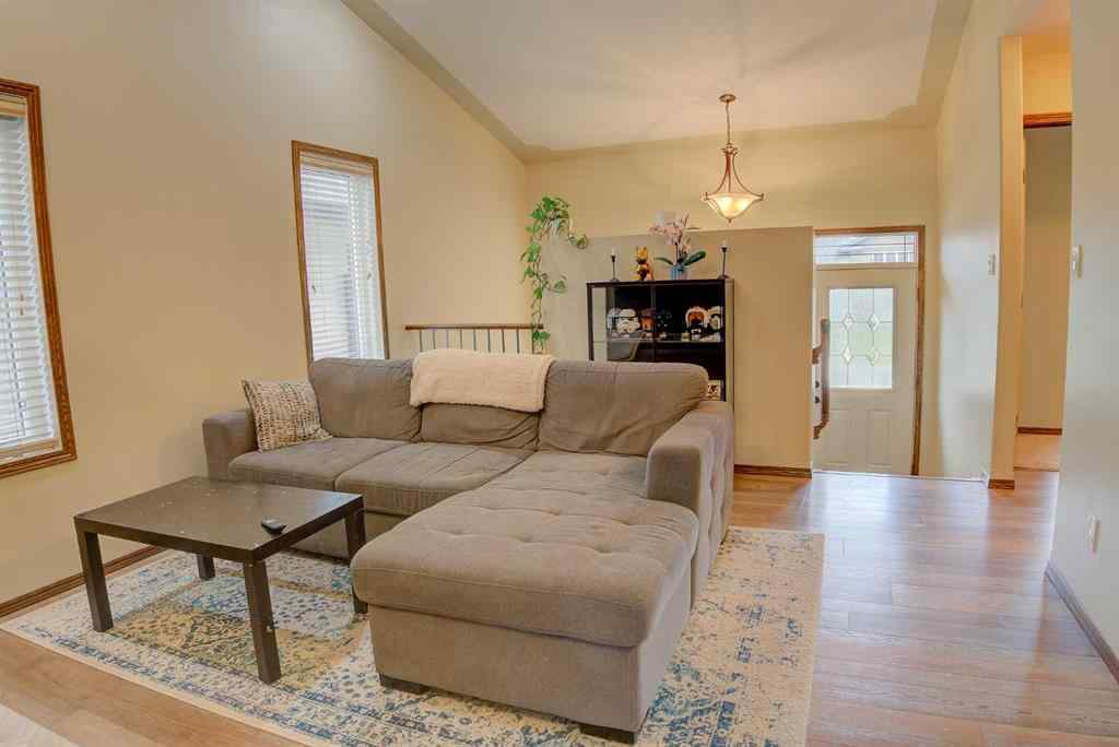 MLS® A2242808 - 39 Reynolds Road  in Ryders Ridge Sylvan Lake, Residential