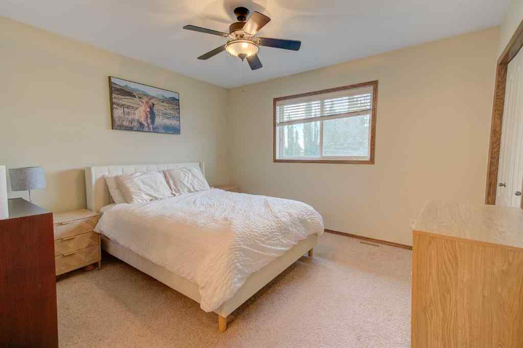 MLS® A2242808 - 39 Reynolds Road  in Ryders Ridge Sylvan Lake, Residential