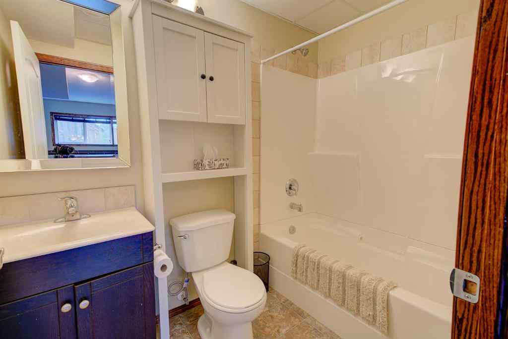 MLS® A2242808 - 39 Reynolds Road  in Ryders Ridge Sylvan Lake, Residential