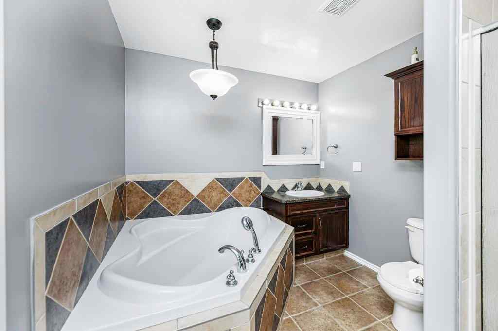 MLS® A2242834 - 4922 COLLEGE Avenue  in College Heights Lacombe, Residential