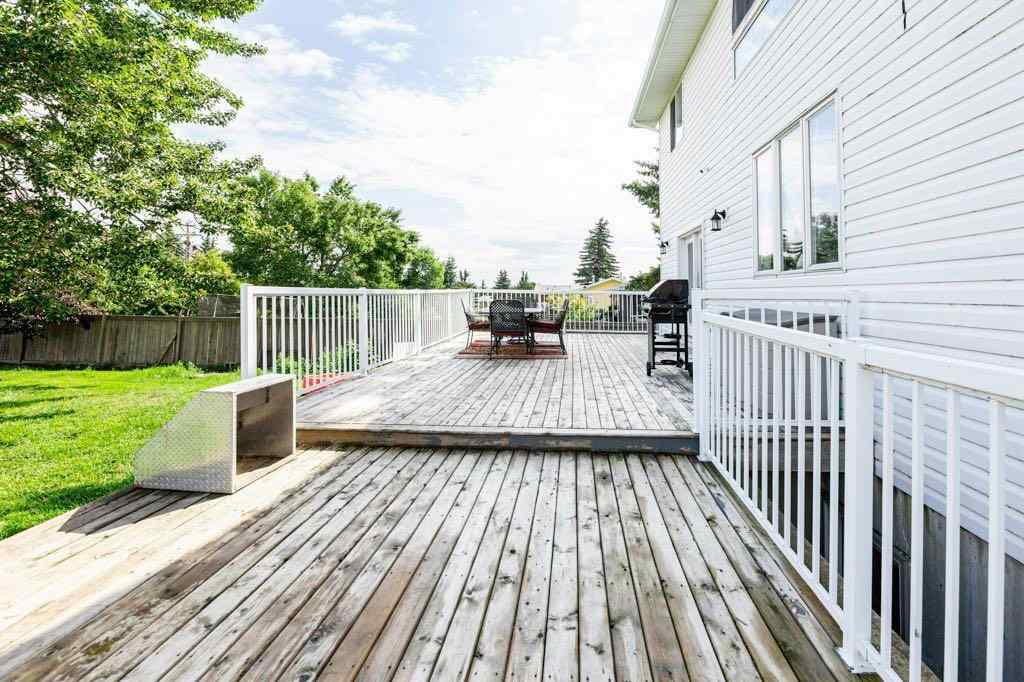 MLS® A2242834 - 4922 COLLEGE Avenue  in College Heights Lacombe, Residential
