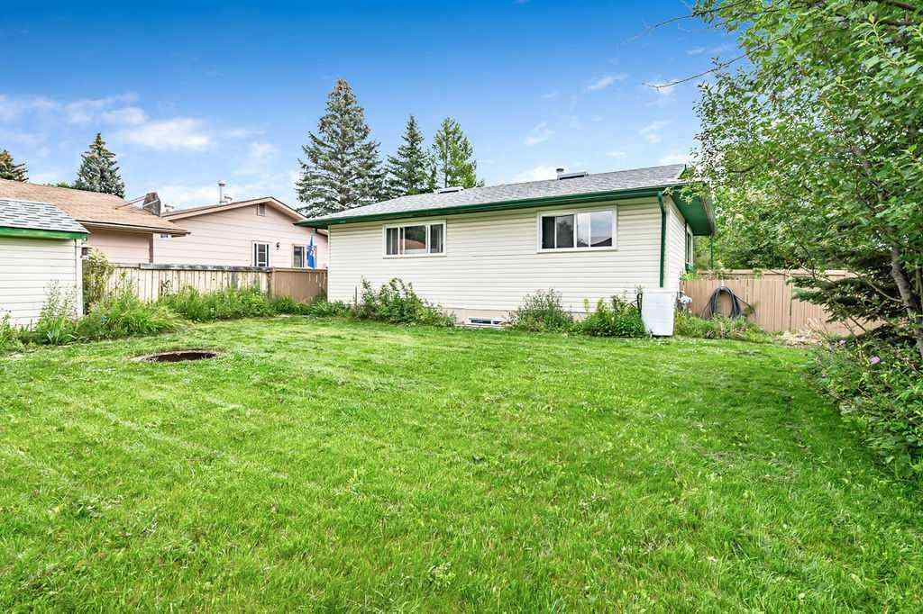 MLS® A2242836 - 127 Thorson Crescent  in Tower Hill Okotoks, Residential