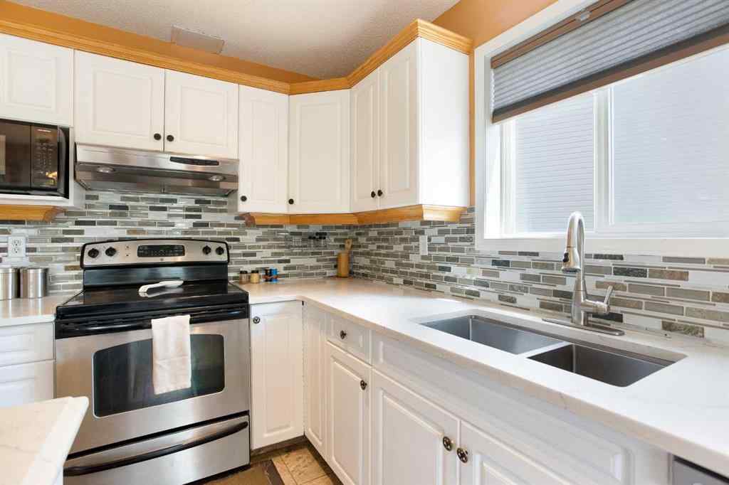 MLS® A2242861 - 140 Covewood Green NE in Coventry Hills Calgary, Residential
