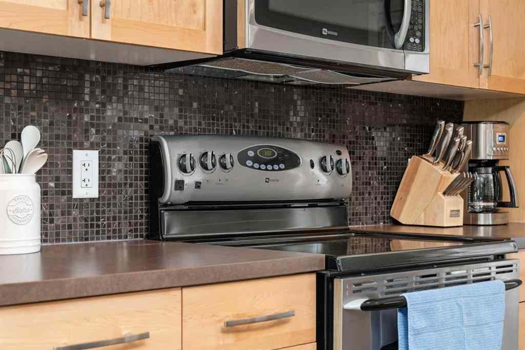 MLS® A2242897 - 222 Aspen Hills Villas SW in Aspen Woods Calgary, Residential