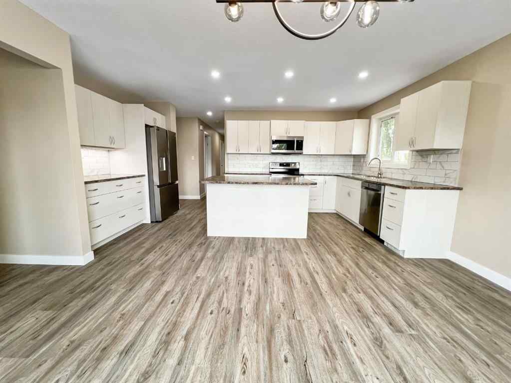 MLS® A2242928 - 315 2nd Ave E   in Hanna Hanna, Residential