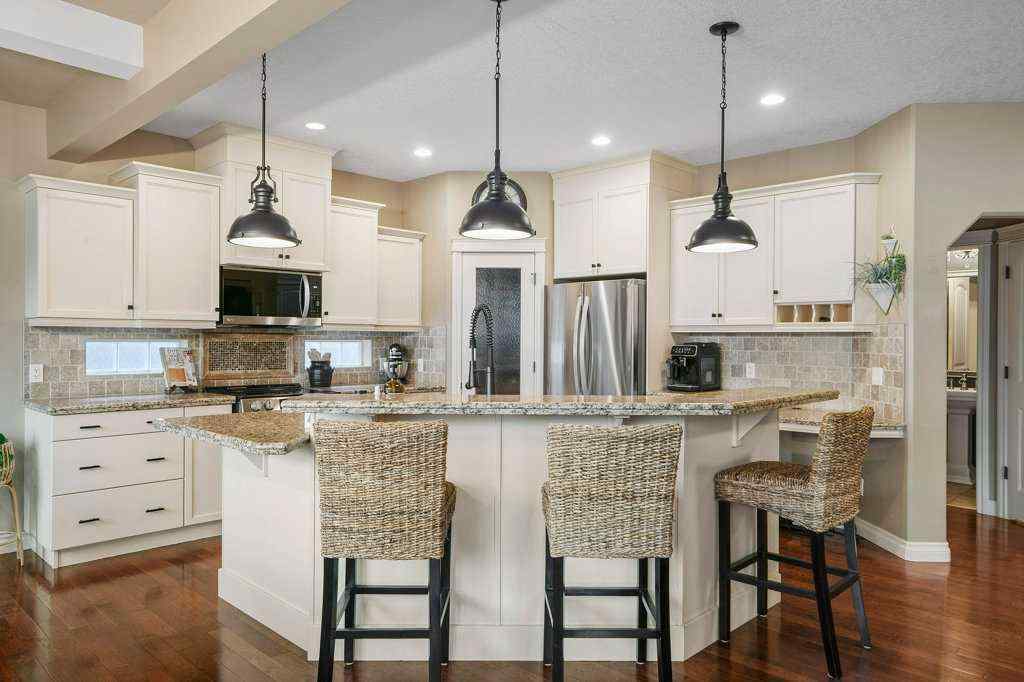 MLS® A2242940 - 127 Hillcrest Boulevard  in Hillview Estates Strathmore, Residential