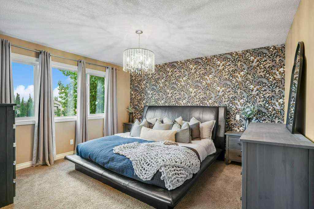 MLS® A2242940 - 127 Hillcrest Boulevard  in Hillview Estates Strathmore, Residential