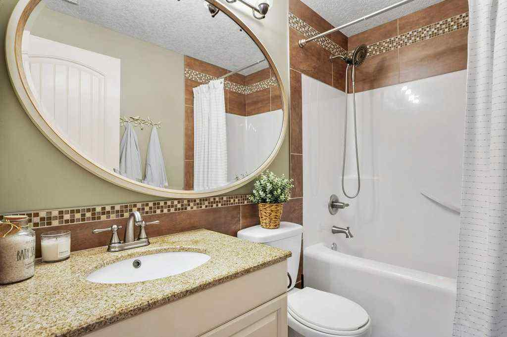 MLS® A2242940 - 127 Hillcrest Boulevard  in Hillview Estates Strathmore, Residential