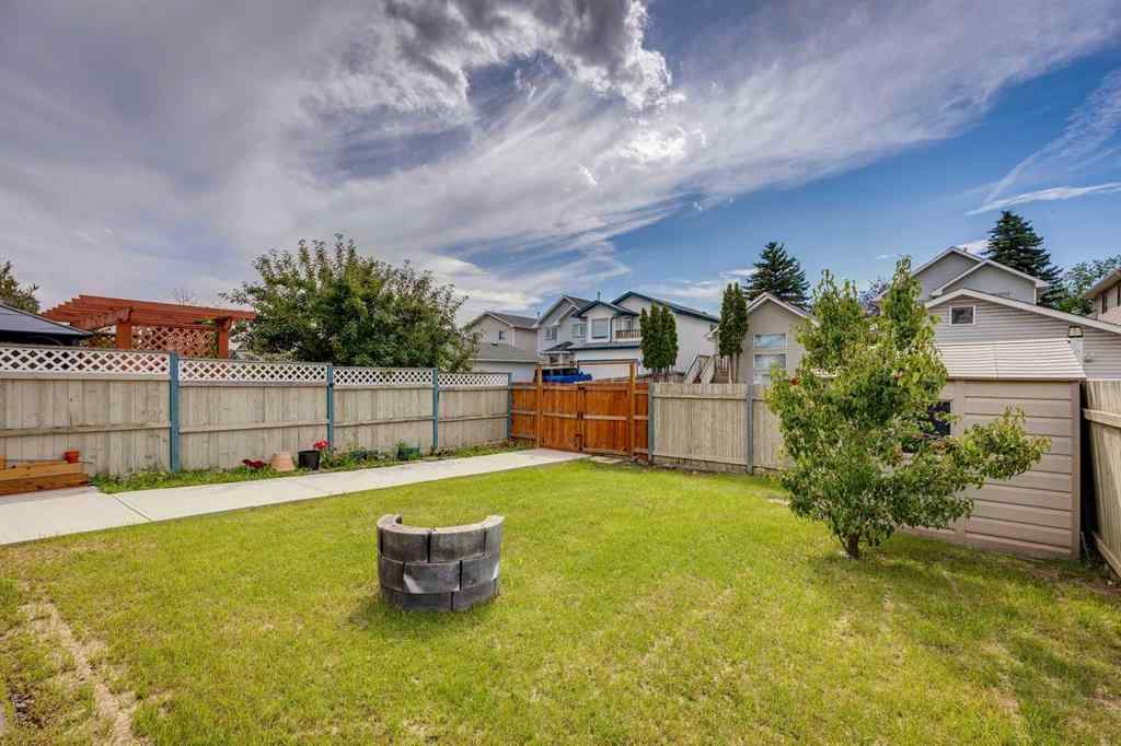 MLS® A2242962 - 47 Erin Grove SE in Erin Woods Calgary, Residential