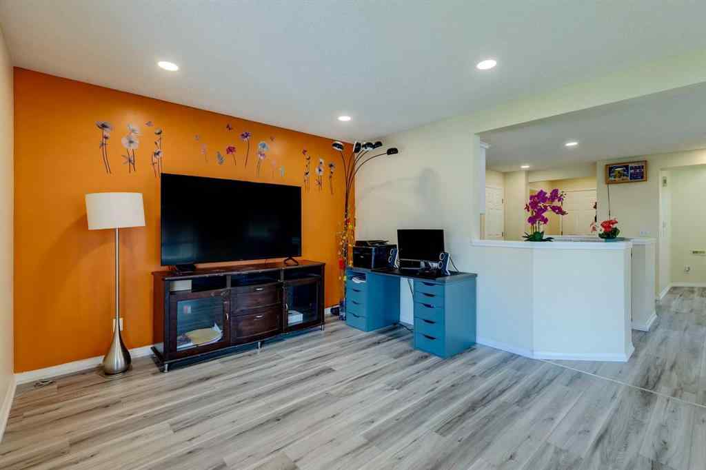 MLS® A2242962 - 47 Erin Grove SE in Erin Woods Calgary, Residential