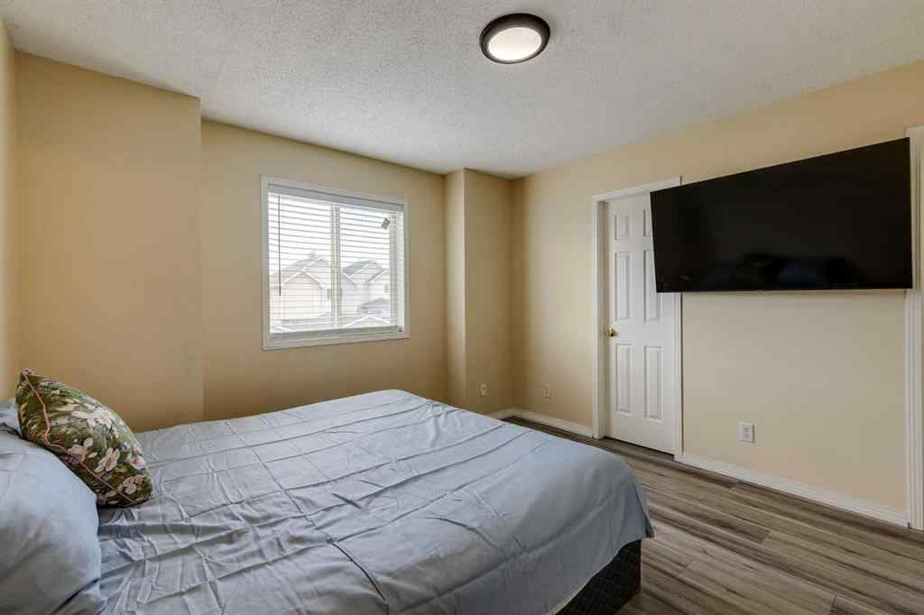 MLS® A2242962 - 47 Erin Grove SE in Erin Woods Calgary, Residential