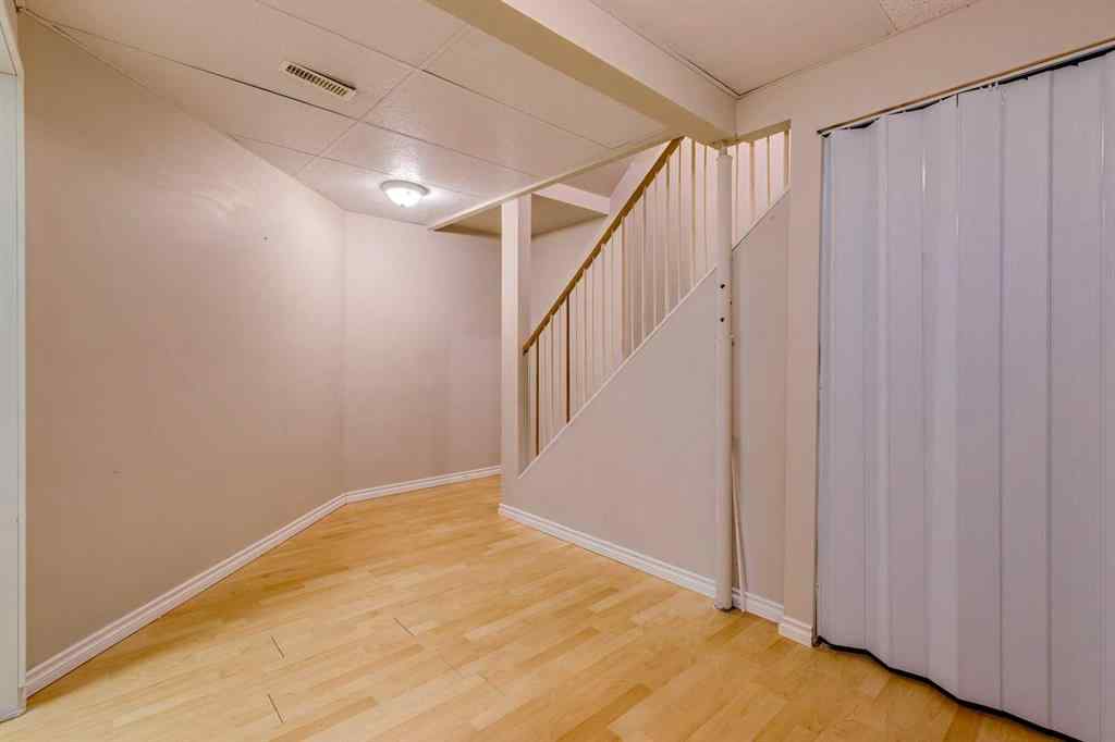 MLS® A2242962 - 47 Erin Grove SE in Erin Woods Calgary, Residential