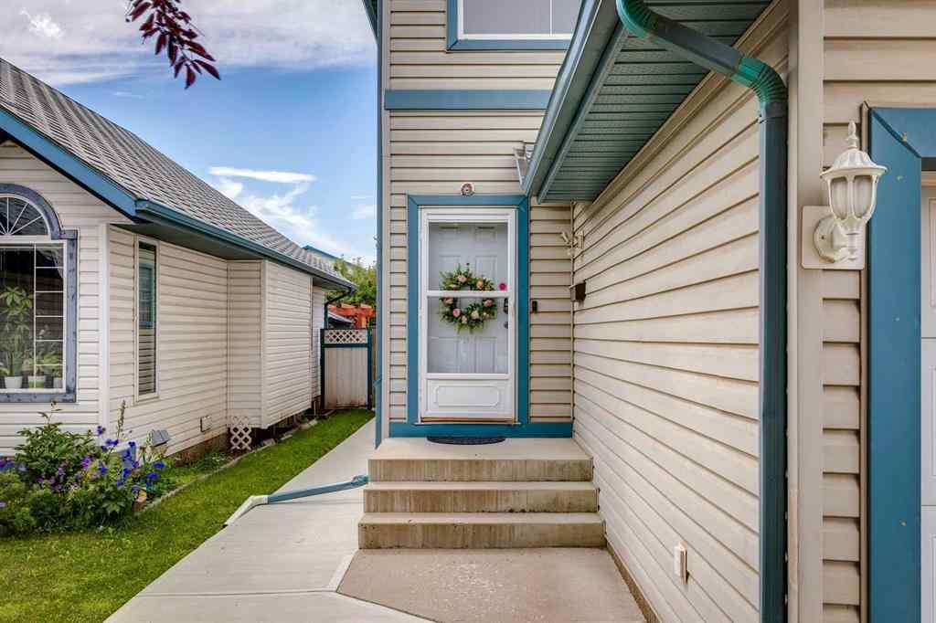 MLS® A2242962 - 47 Erin Grove SE in Erin Woods Calgary, Residential