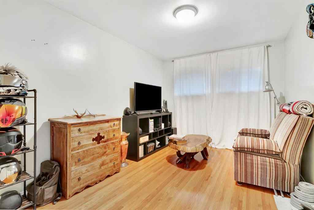 MLS® A2242963 - 301 38 Street SW in Wildwood Calgary, Residential